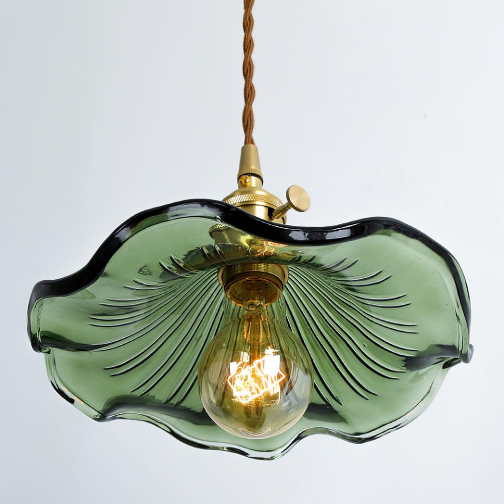 Hängeleuchte Blütendesign – Hibiskusform aus Glas & Messing