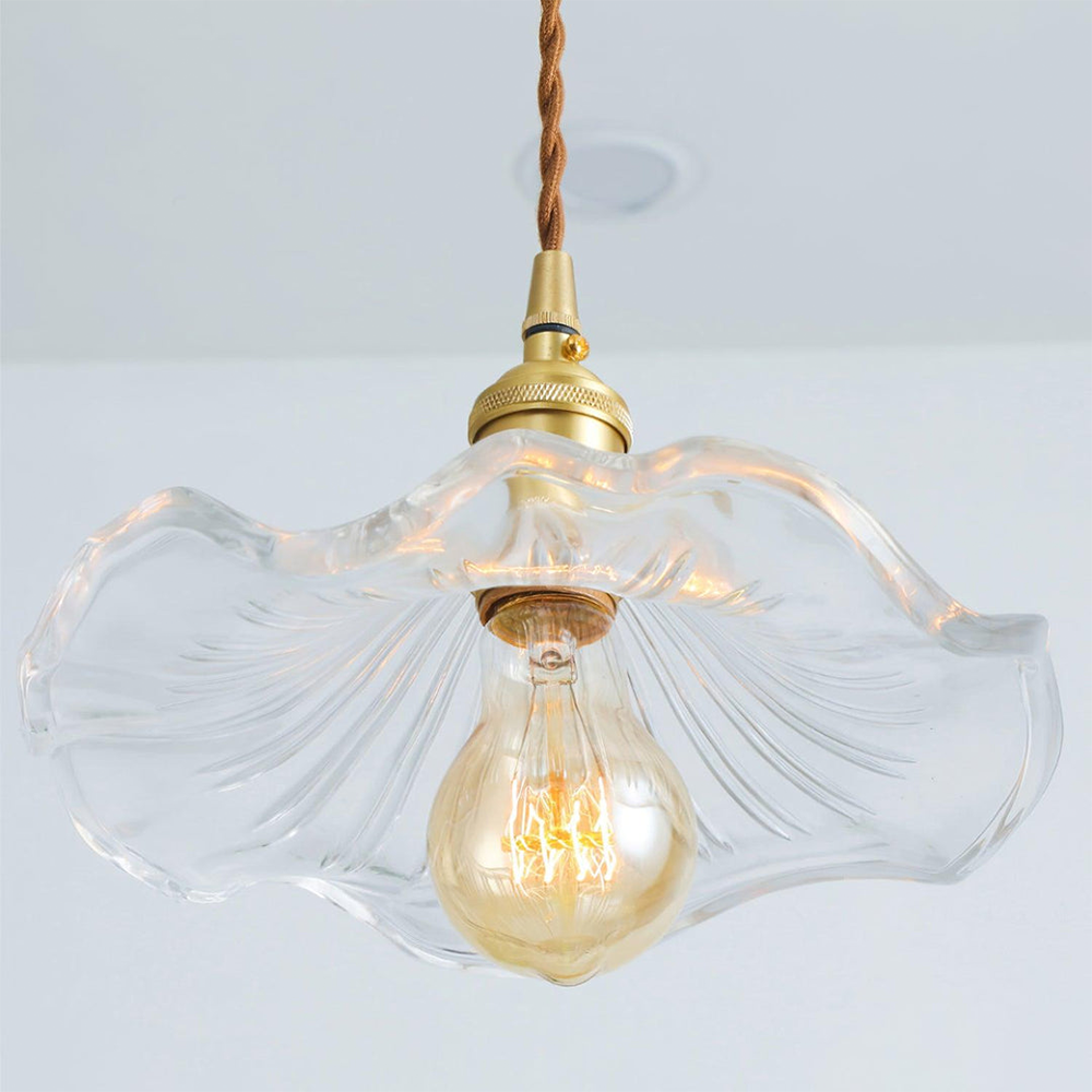Hängeleuchte Blütendesign – Hibiskusform aus Glas & Messing