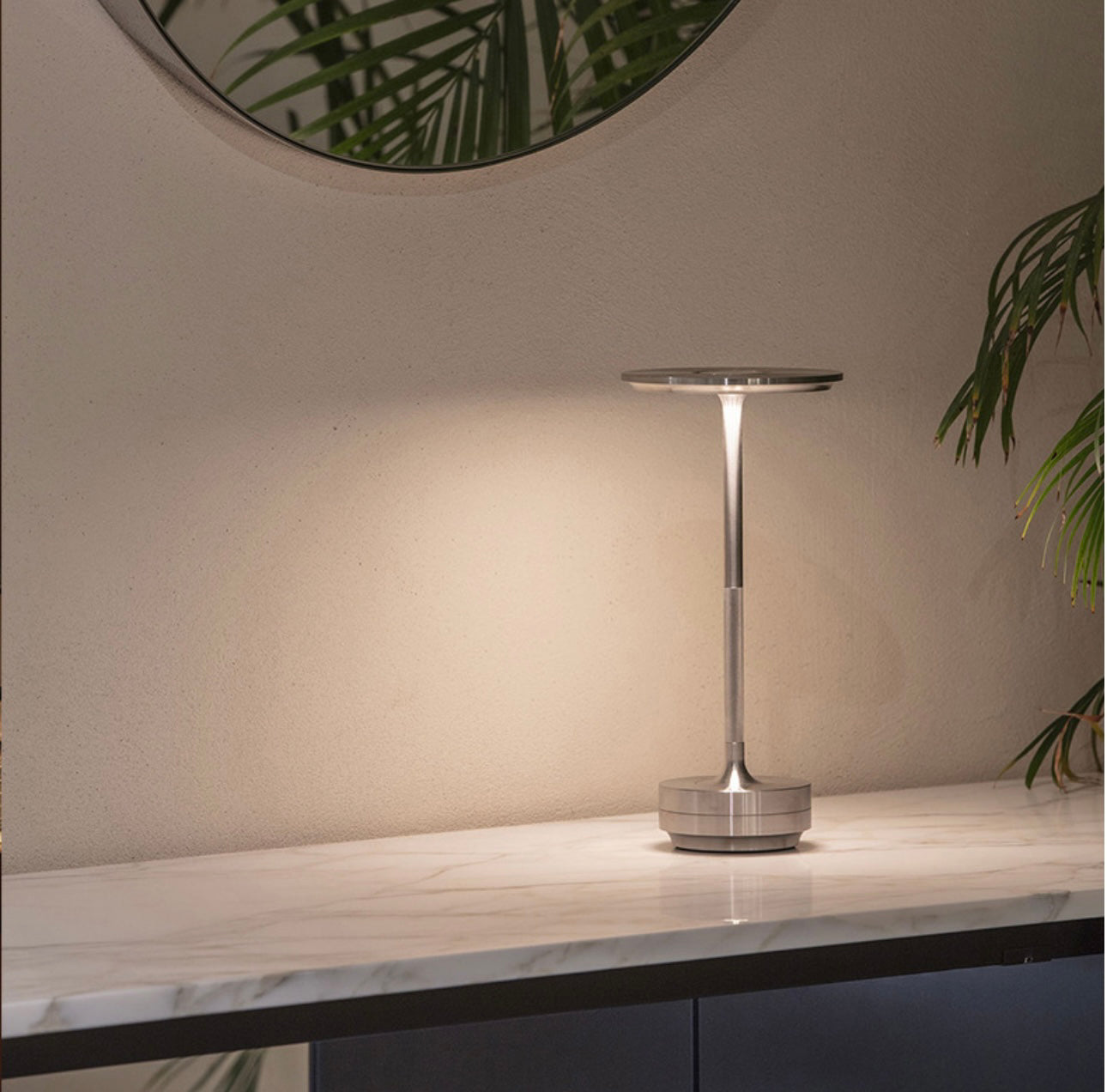 LED Tischlampe Dimmbar – Kabellos & Wassergeschützt IP44, 28cm Aluminium