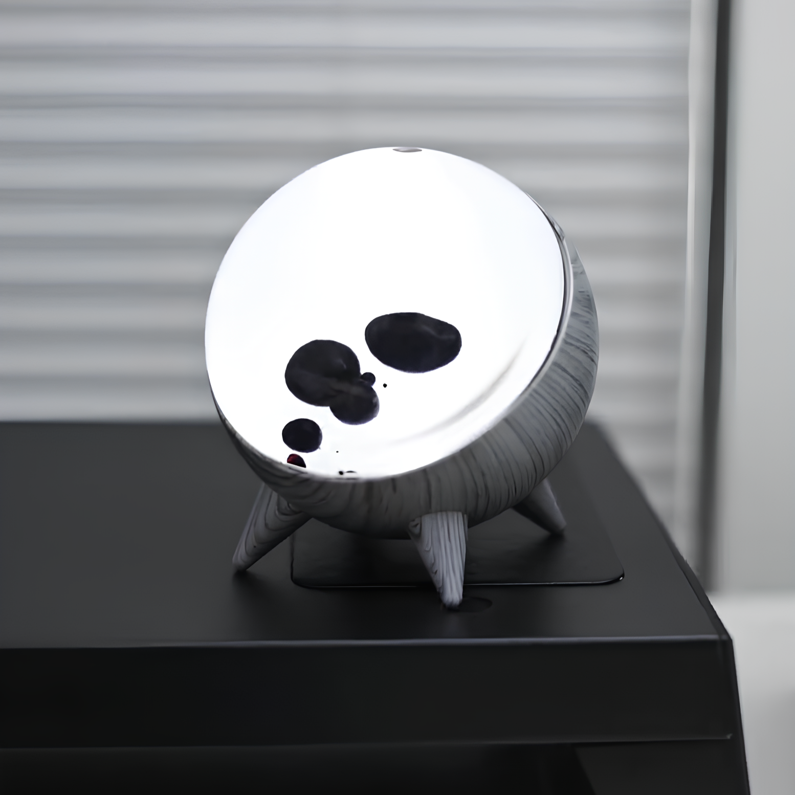 Ferrofluid Musik Display – Bluetooth Lautsprecher mit Bewegung & LED