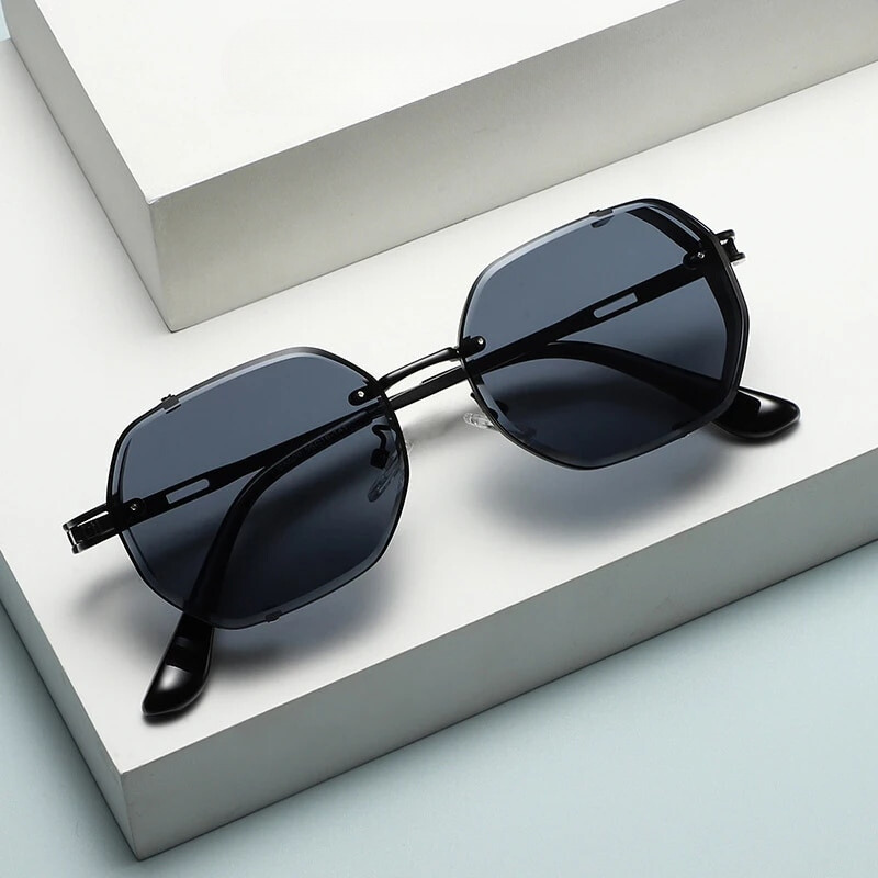 Sonnenbrille Damen – UV400 Schutz – Klassisches Design – Perfekt für Sommer & Freizeit