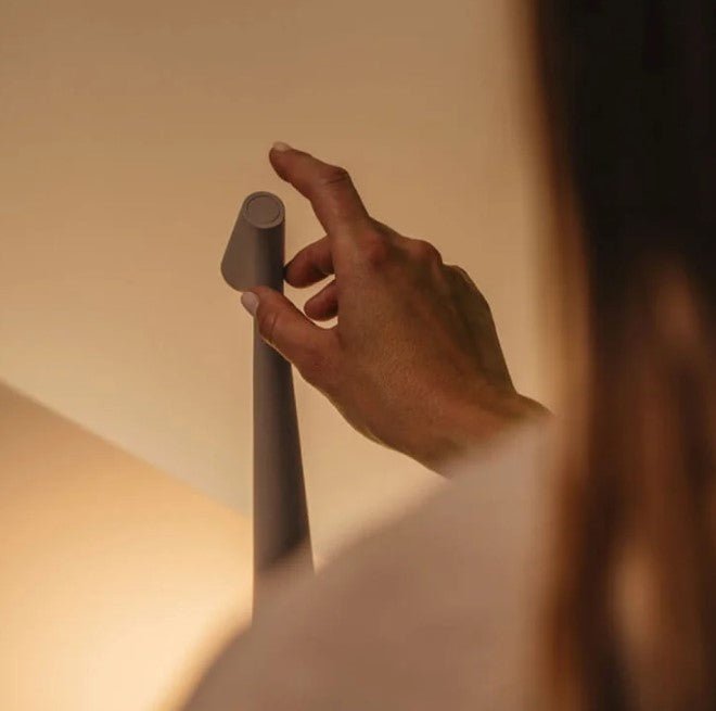 Tischlampe kabellos dimmbar – Aluminium Nordic Design