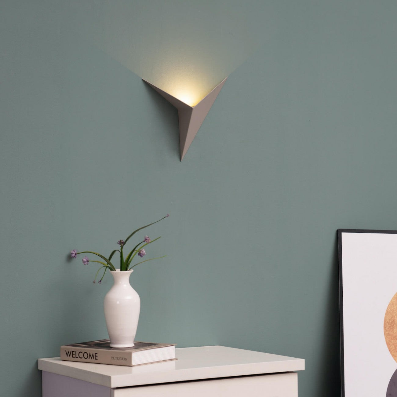 LED Wandleuchte Dreieck – Modernes Design in Schwarz, Weiß oder Gold