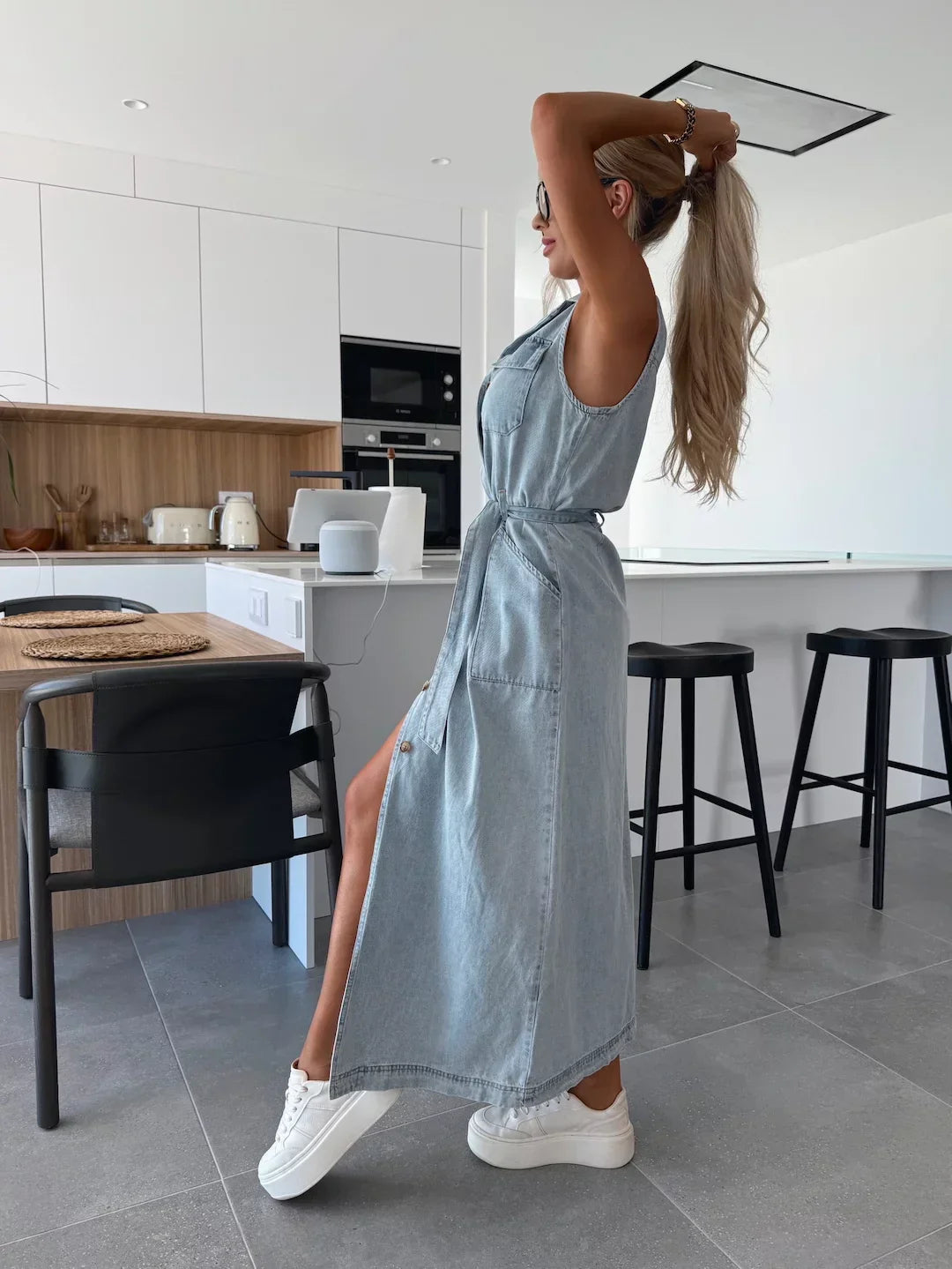 Maxi-Denim Kleid – Ärmellos & Knopfleiste – Weiches Material & Lockere Passform – Ganzjährig Tragbar