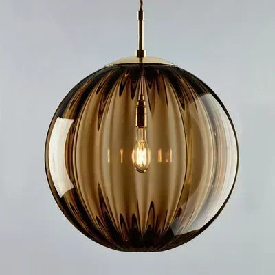 LED Hängeleuchte modern – Glasdesign mit integrierter Beleuchtung für Wohnräume
