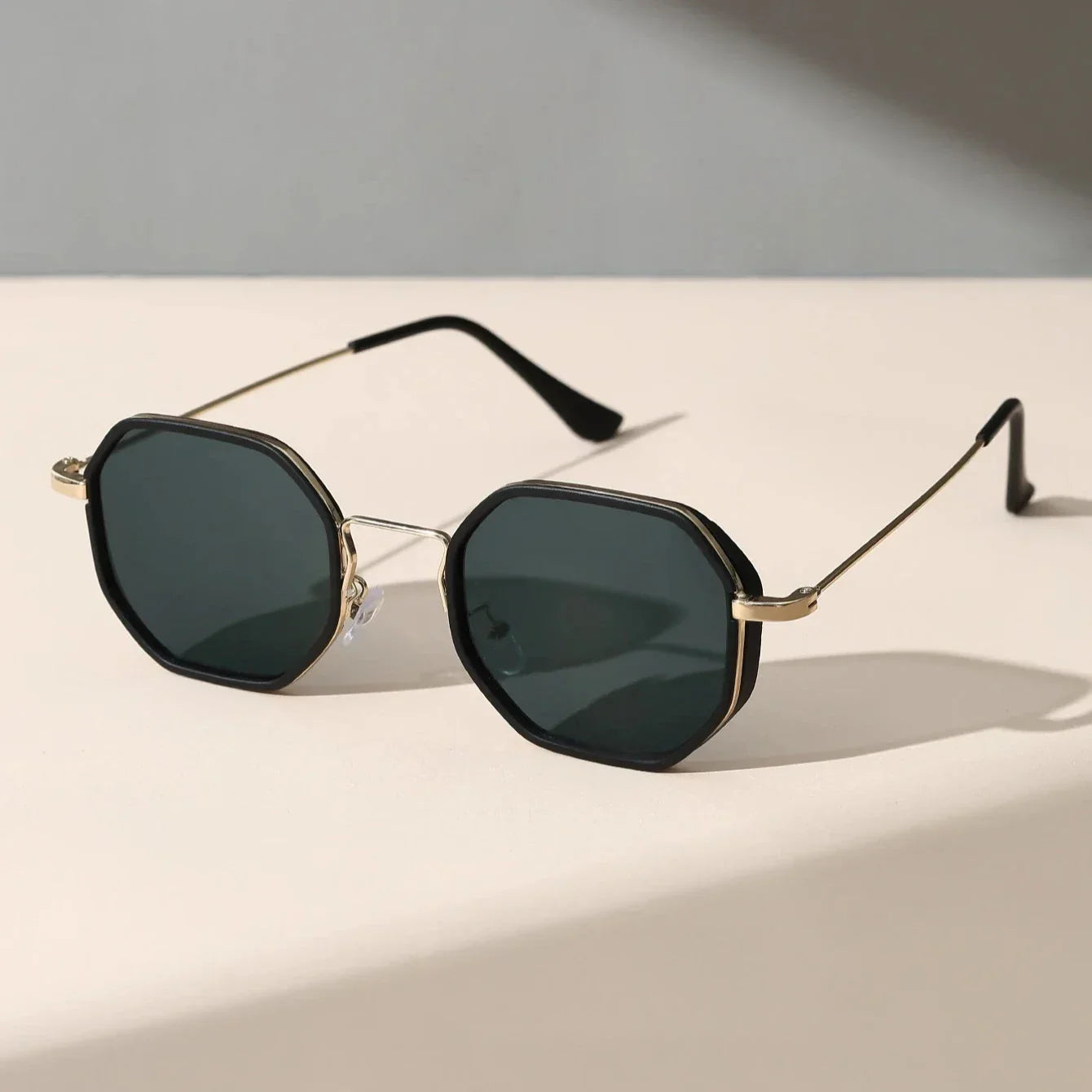 Sonnenbrille Damen – UV400 Schutz – Klassisches Design – Perfekt für Sommer & Alltag
