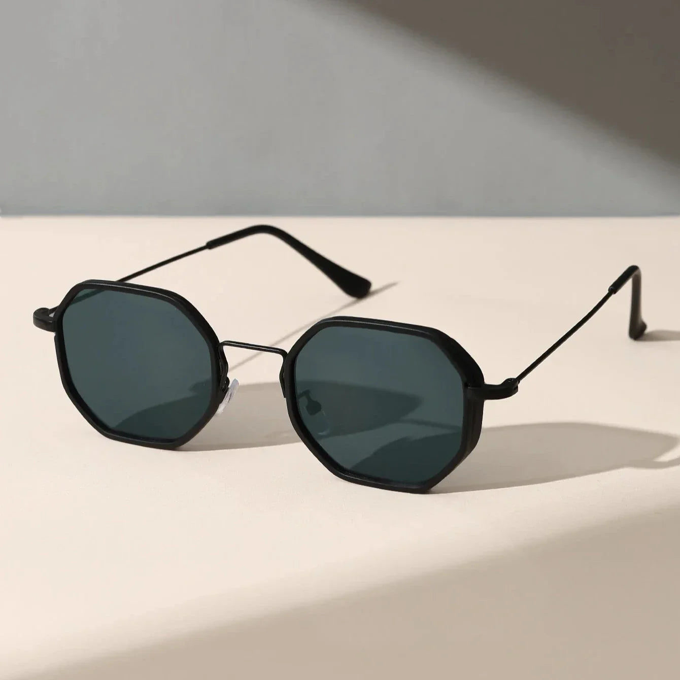Sonnenbrille Damen – UV400 Schutz – Klassisches Design – Perfekt für Sommer & Alltag