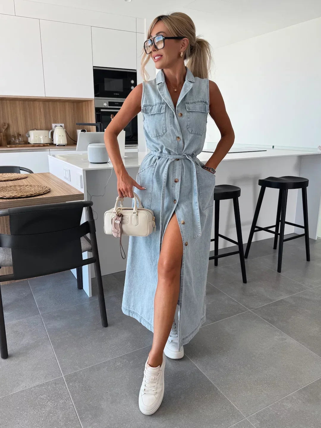 Maxi-Denim Kleid – Ärmellos & Knopfleiste – Weiches Material & Lockere Passform – Ganzjährig Tragbar