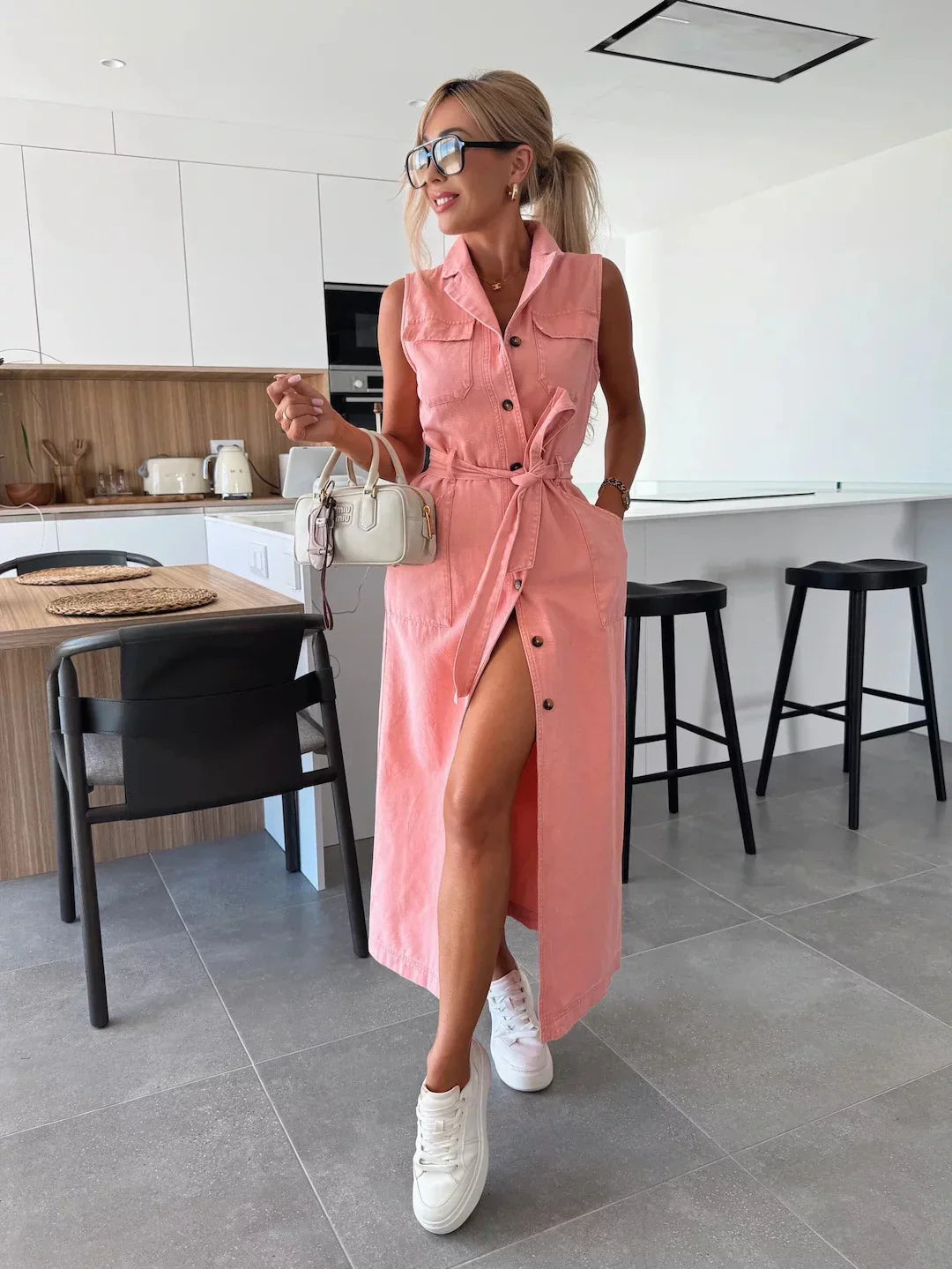 Maxi-Denim Kleid – Ärmellos & Knopfleiste – Weiches Material & Lockere Passform – Ganzjährig Tragbar