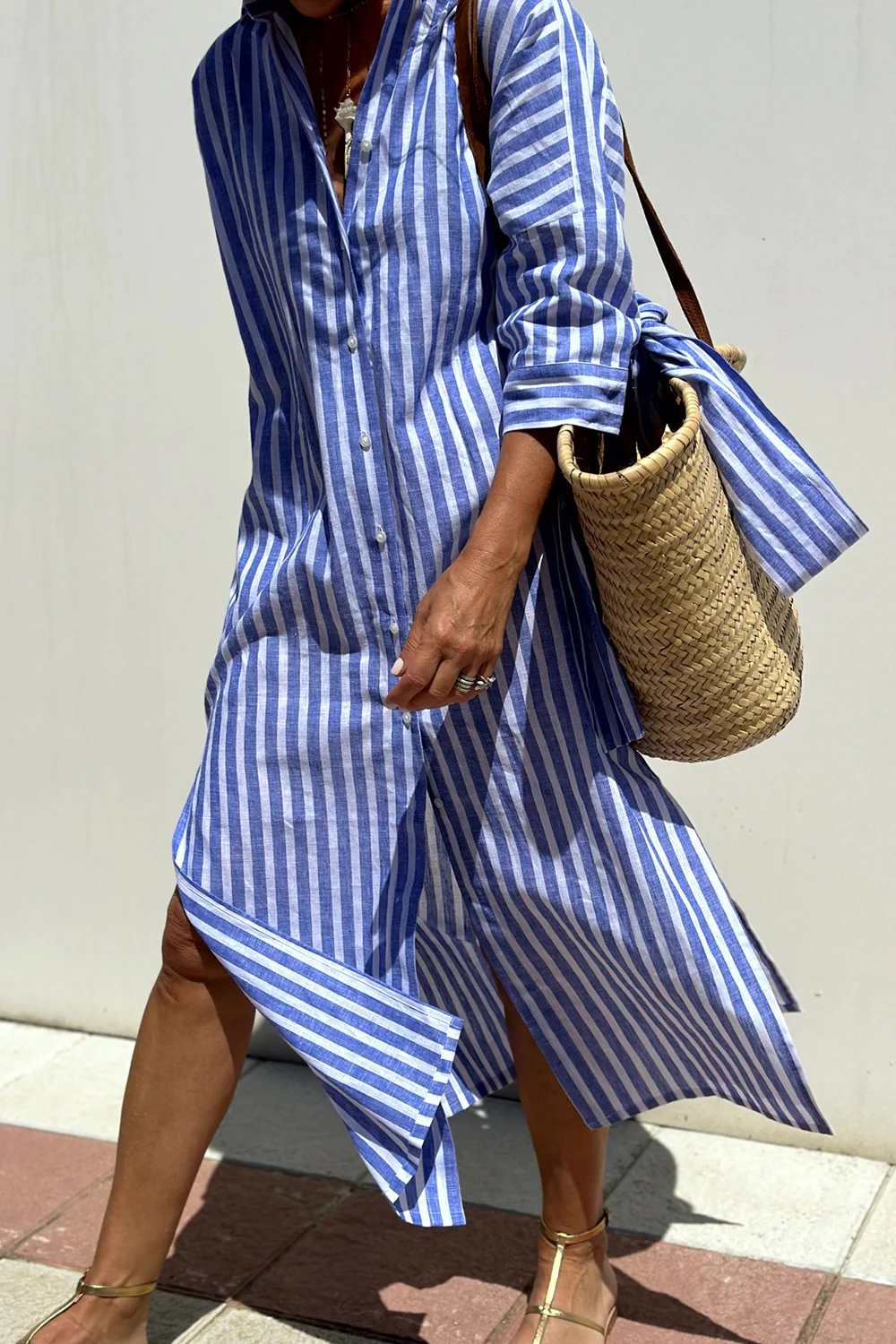 Sommerkleid mit Streifenmuster – Lockerer Schnitt – Seitenschlitze & Leichtes Material – Ideal für Urlaub & Alltag