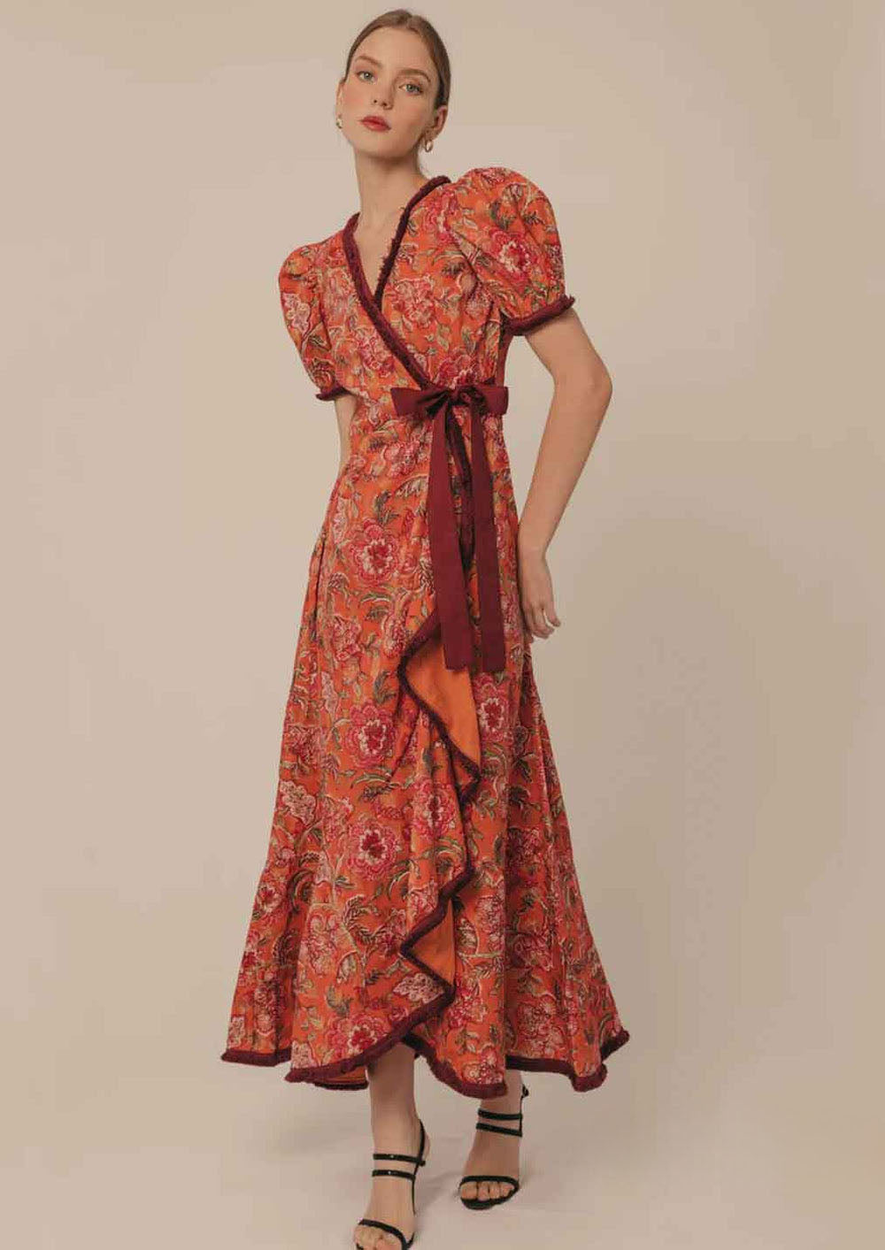 Midikleid mit Asymmetrischem Saum – Puffärmel & Tailliert – Elegant für Alltag & Events